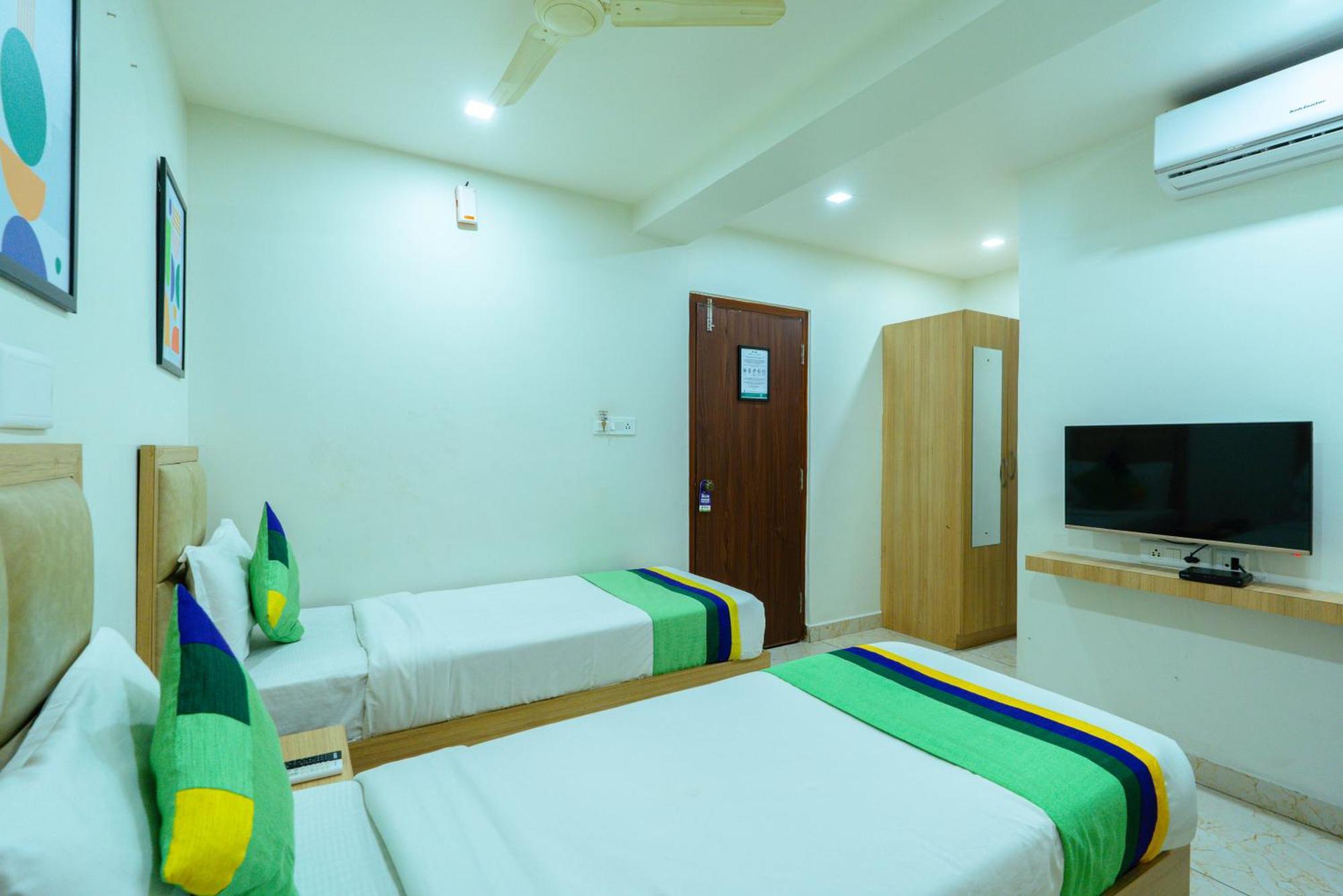 Treebo Elmas Grand Hotel Bangalore Exterior photo